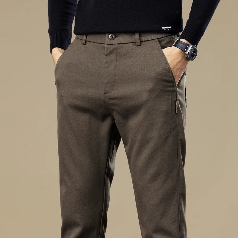 Calça Chino Masculina em Sarja